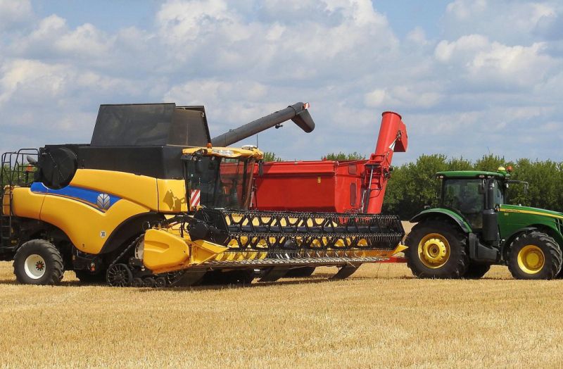 Using Geotrack agricultural guidance system and Agroprofile platform for agricultural machinery rental service companies